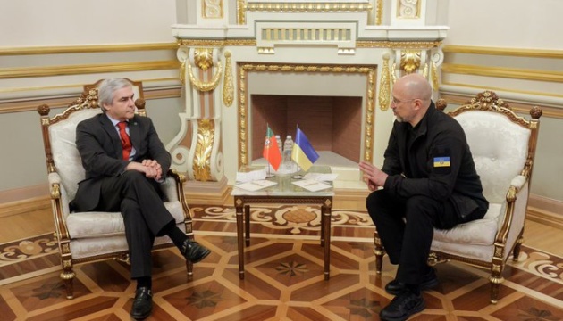 Shmyhal discusses security cooperation with Portugal’s defense minister