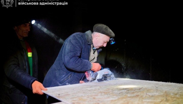 Russian airstrikes damage about 10 apartment buildings in Zaporizhzhia