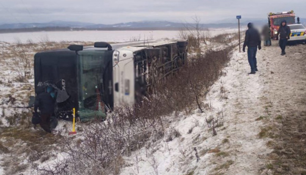 Passenger bus turns over in Ivano-Frankivsk region: One killed, eight injured