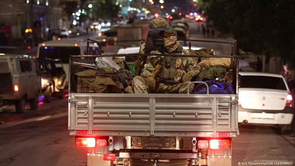 South African radio host accused of recruiting for Russia – DW – 12/01/2025