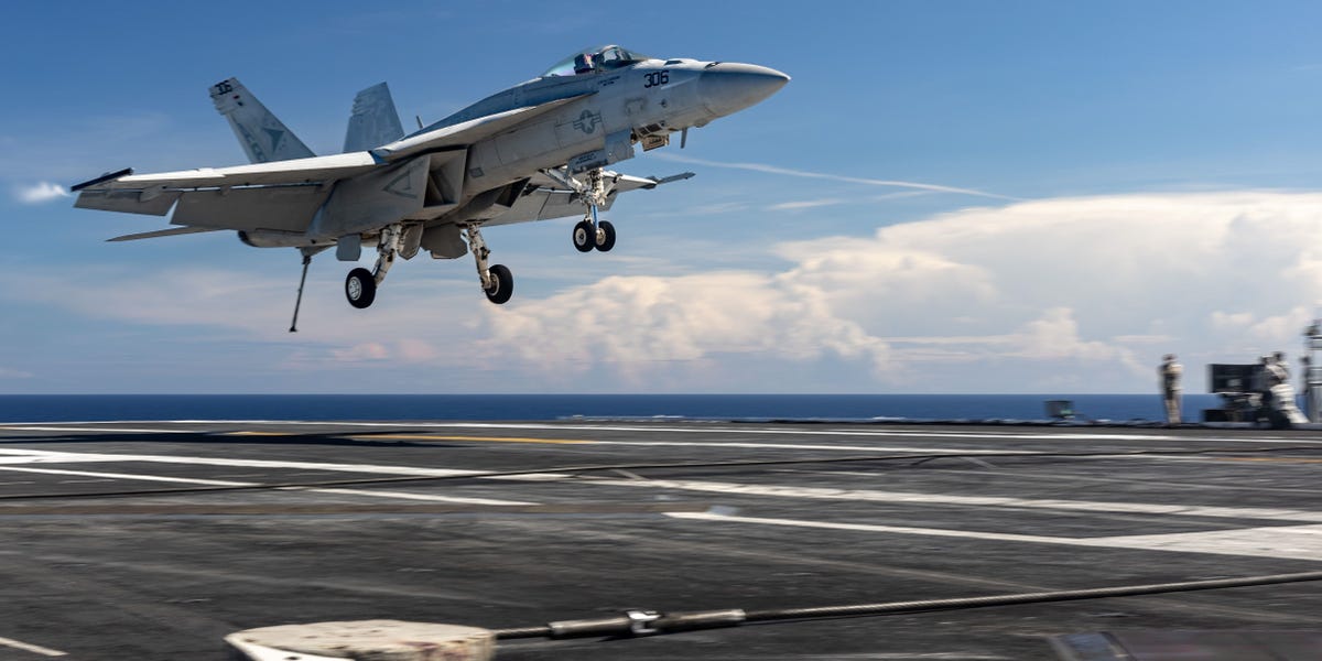 Navy Probe Shows How Aircraft Carrier Landing Unraveled in Seconds