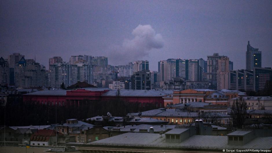 poll – DW – 12/04/2025