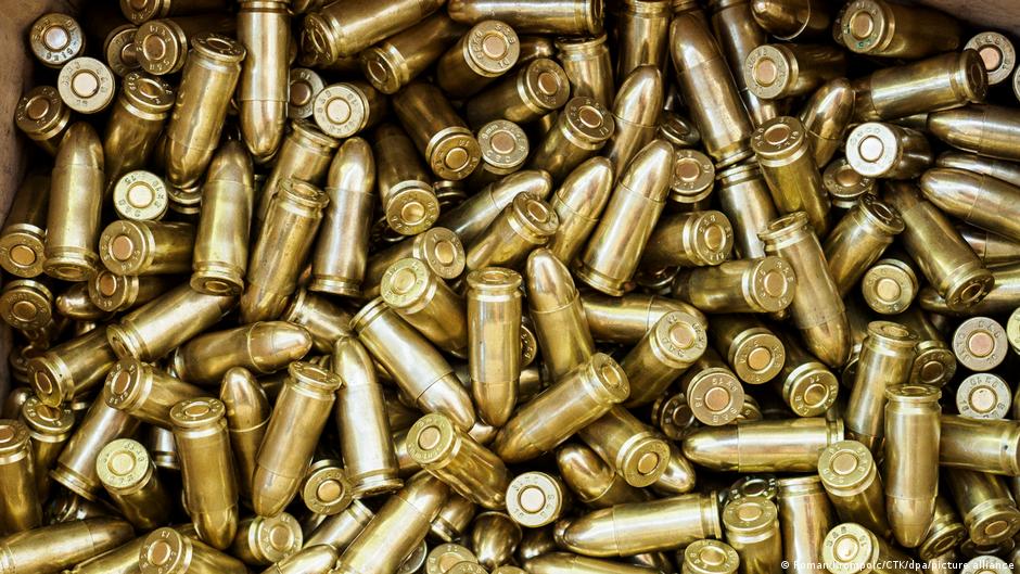 Bundeswehr ammo delivery ransacked by thieves – DW – 12/02/2025