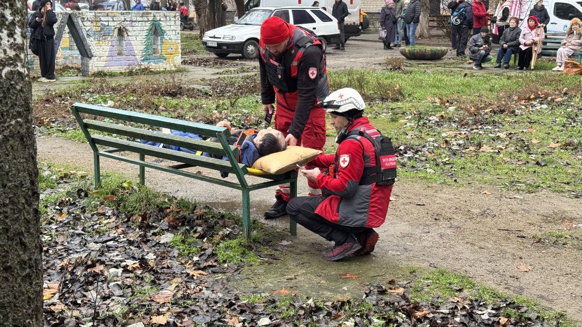 URCS volunteers help evacuate people during Russian airstrike on Mykolaiv
