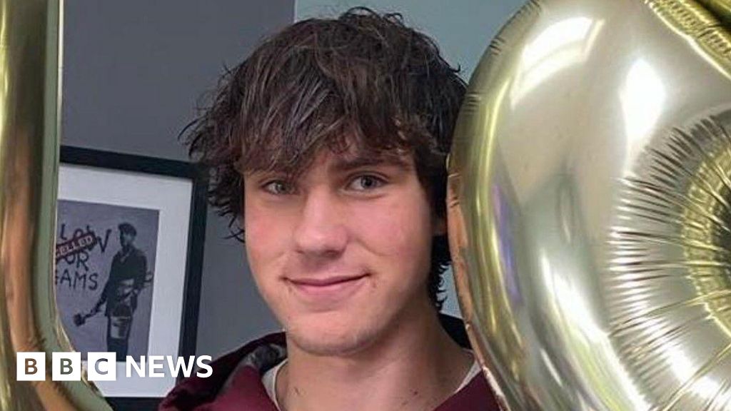 Search for missing hiker George Smyth continues in Romanian mountains