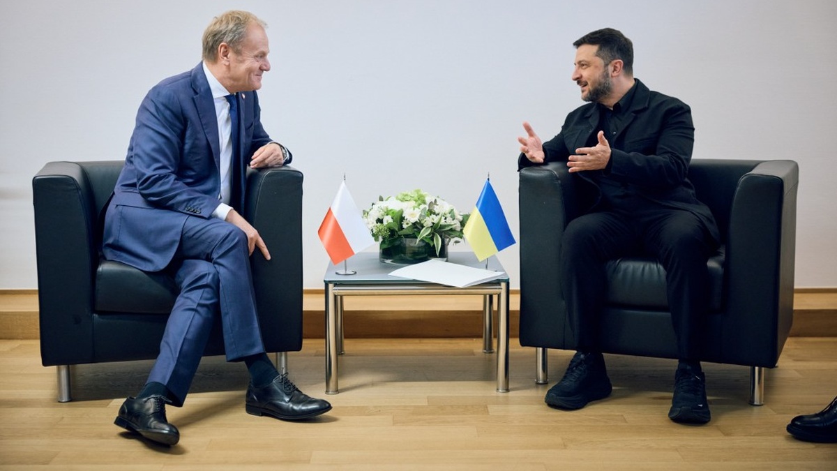 Zelenskyy, Tusk discuss EUR 90 bln EU loan for Ukraine