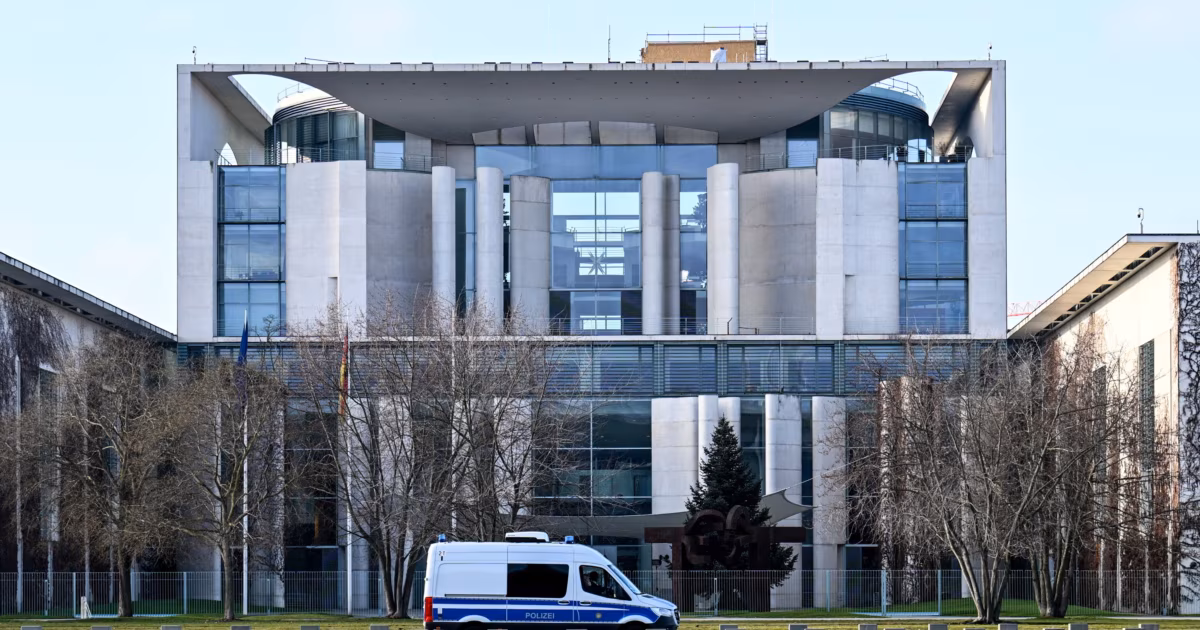 Zelenskyy Calls For ‘Dignified’ Peace Ahead Of Berlin Talks As Russia, Ukraine Trade Strikes