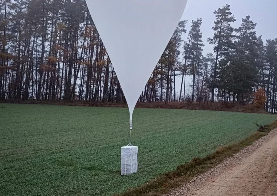 Poland flooded with 59 Belarusian GPS-tagged balloons by Christmas Eve