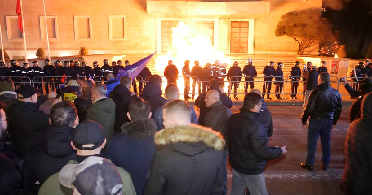 Albanian PM’s office petrol bombed as corruption protests flare – POLITICO
