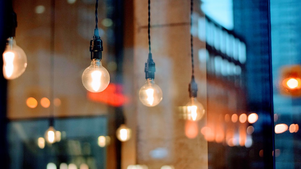 Most Ukrainians blame shelling for lack of electricity, 29% blame authorities – survey