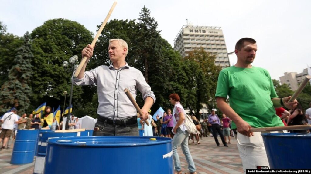 “A new low”: Ukrainian anti-corruption activist accuses law enforcement of leaking his intimate photos as “retaliation”