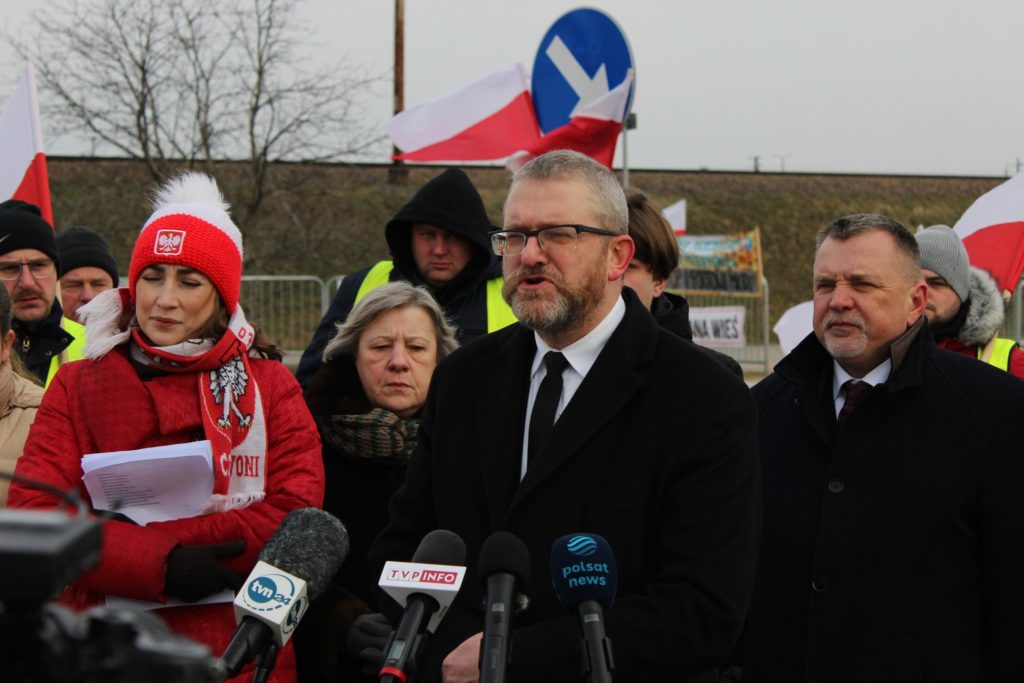 Far-right Polish politician who burned EU flag and tore down Ukrainian symbols surges to third in polls