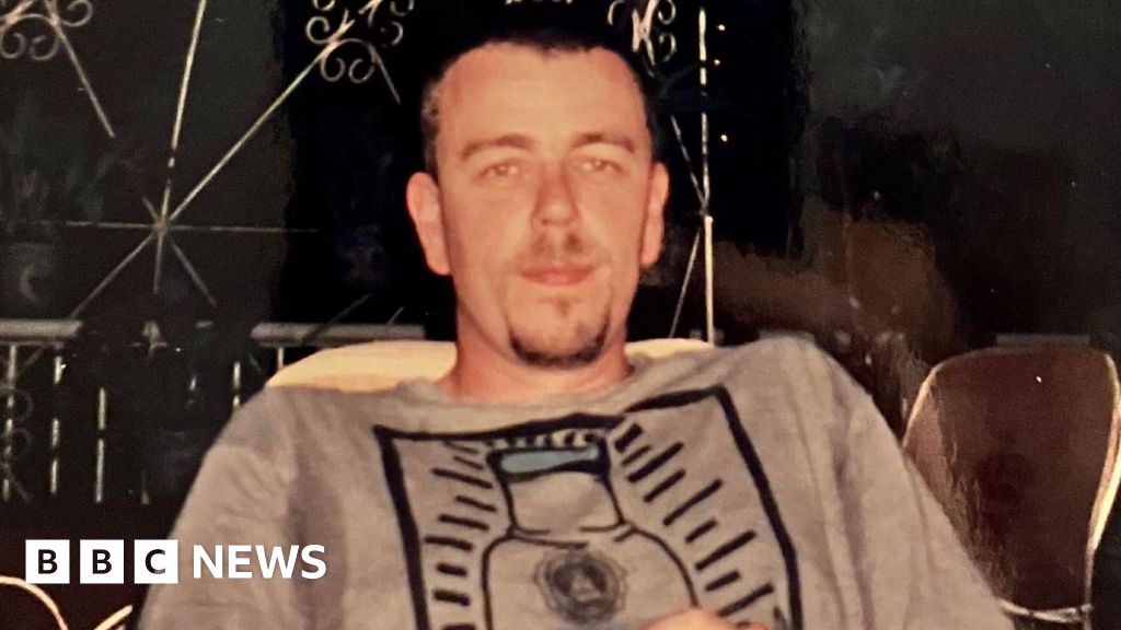 ‘Manipulative’ police spy gives evidence at undercover inquiry