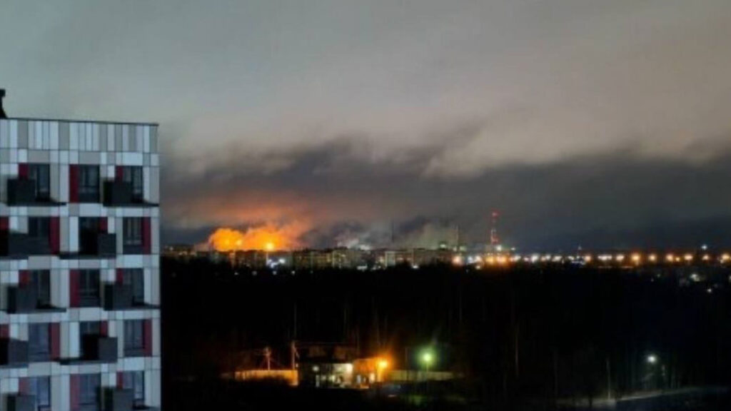 Ukraine hits Russian chemical giant 700 km from border next to Estonia (VIDEO, MAP)