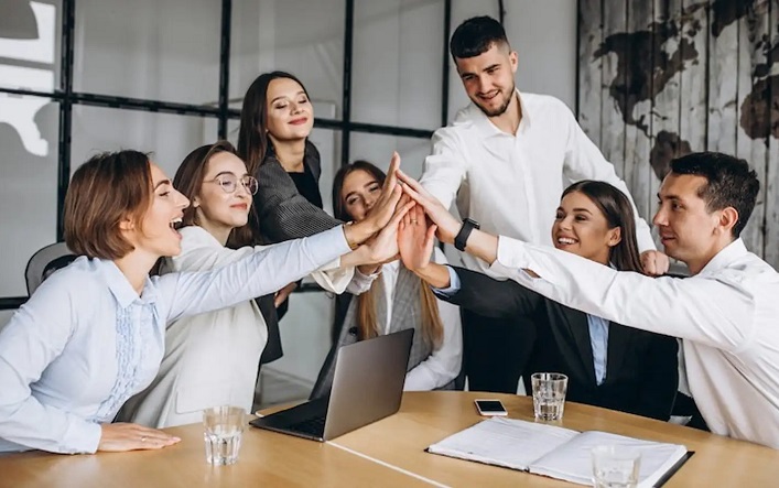 Despite challenges, businesses plan to expand their staffs and attract investments.