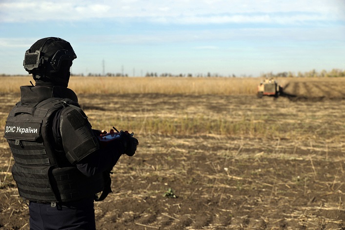Demining Ukraine’s agricultural land: an overview of costs and progress.