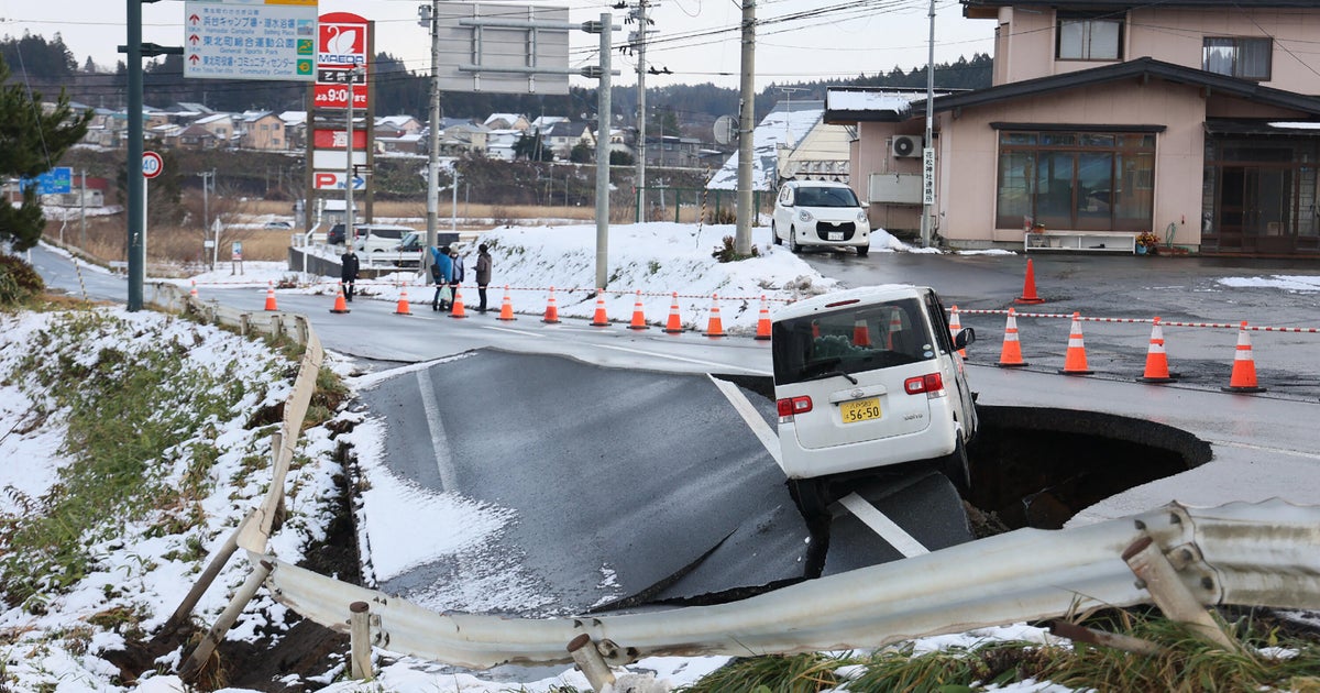 Japan warns of possible megaquake after powerful earthquake, raising fears of potential 98-foot tsunami