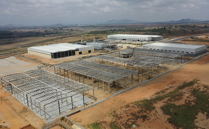 Construction has commenced construction on a new retail park spanning 3,500 square meters in Transcarpathia, western Ukraine.