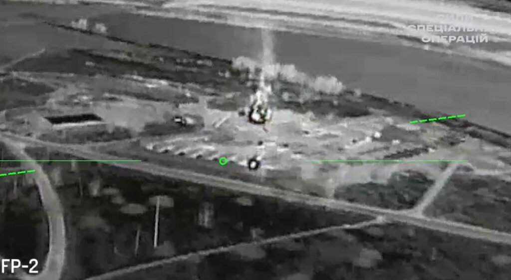 Ukraine hits Russian ammo depot 150 km behind front lines in occupied Luhansk (VIDEO, MAP)
