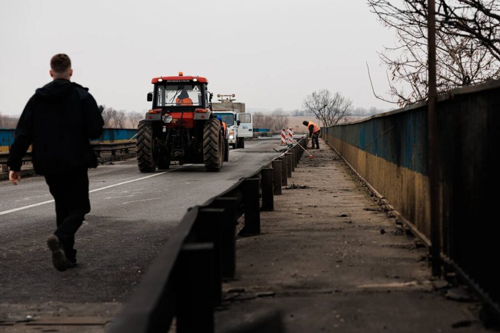 Ukrainians already live 12–16 hours without power. Now Russia threatens 60% of their fuel supply