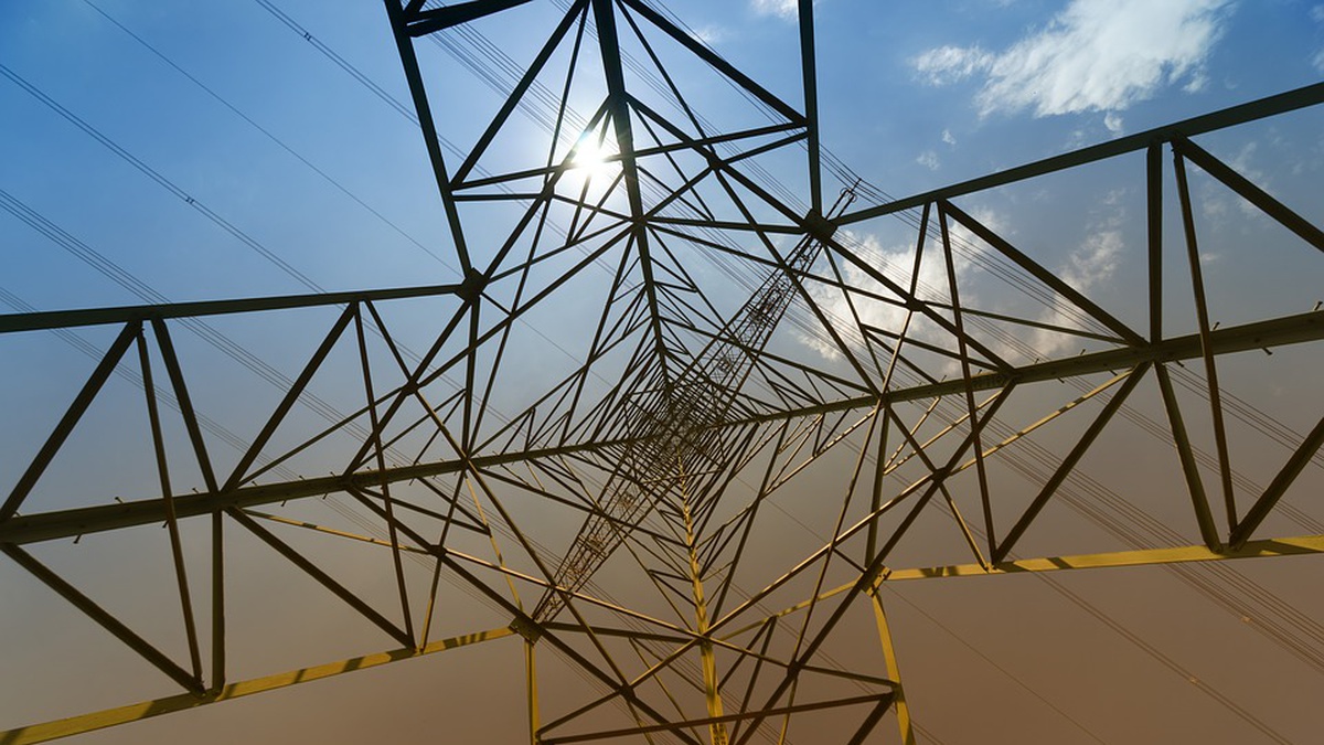 Govt instructs to review energy enterprises banned from disconnecting electricity, to reduce outdoor lighting