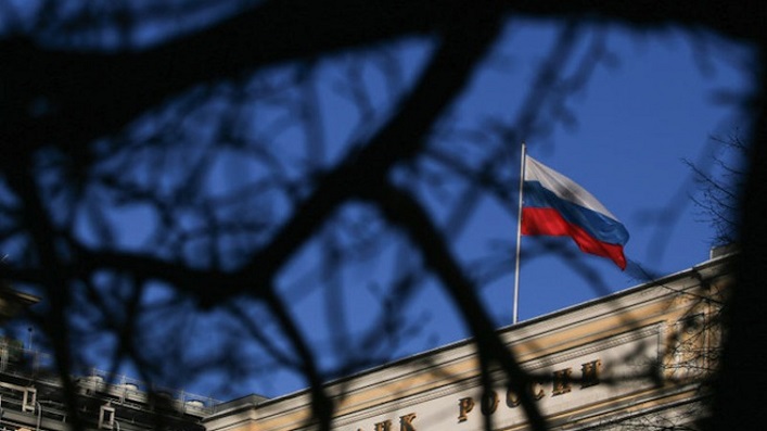 The G7 countries are considering whether to allow the use of Russian assets to assist Ukraine, and London expects a decision soon.