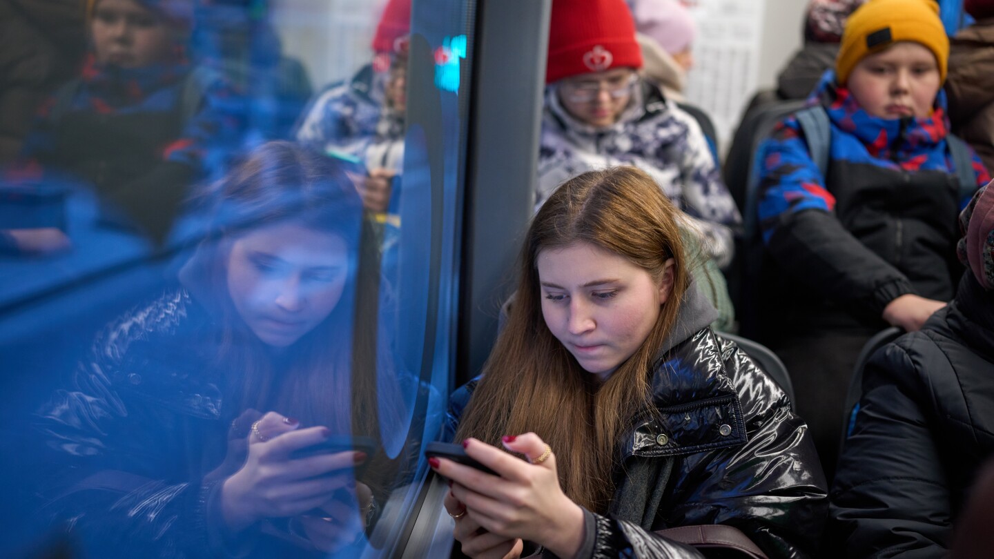 Russia restricts FaceTime, its latest step in controlling online communications