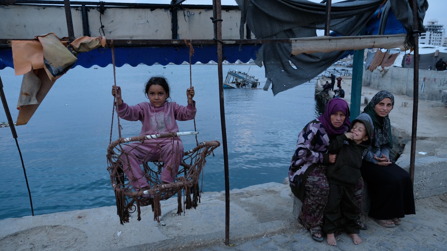 Qatar’s prime minister warns Gaza ceasefire at critical moment