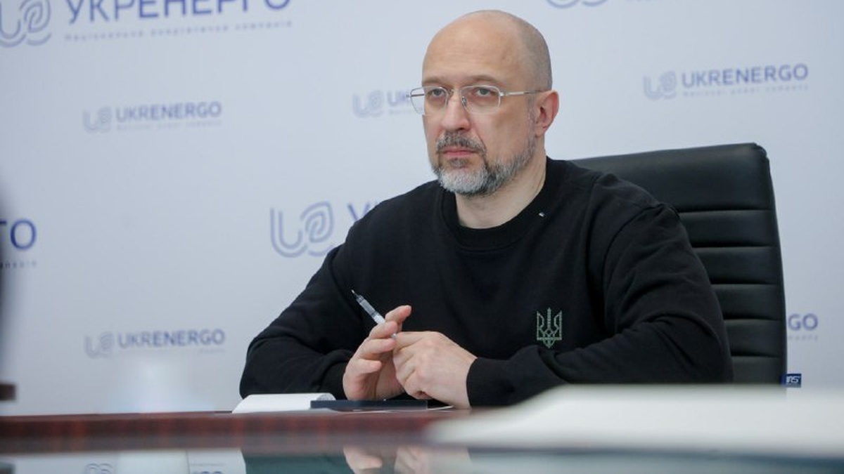 Ukrainian Energy Minister instructs Ukrenergo to increase technical capacity for electricity imports, transmission from Western to Eastern Ukraine