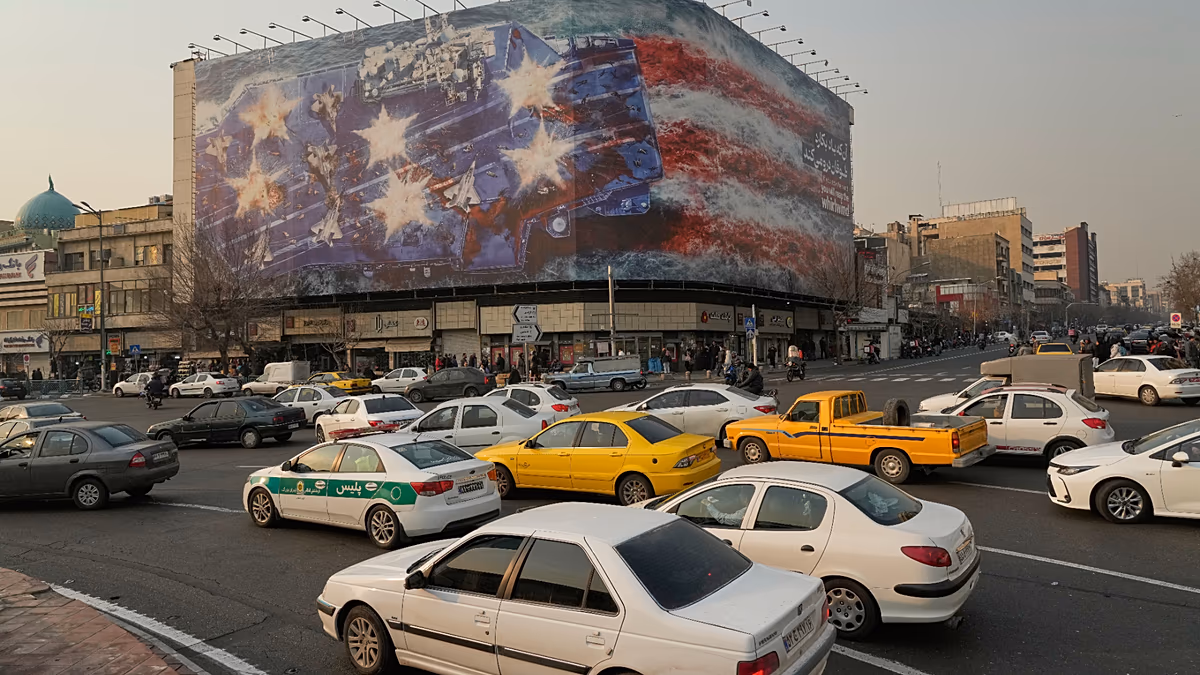 Iranian authorities unveil new billboard in Tehran warning US against taking military action