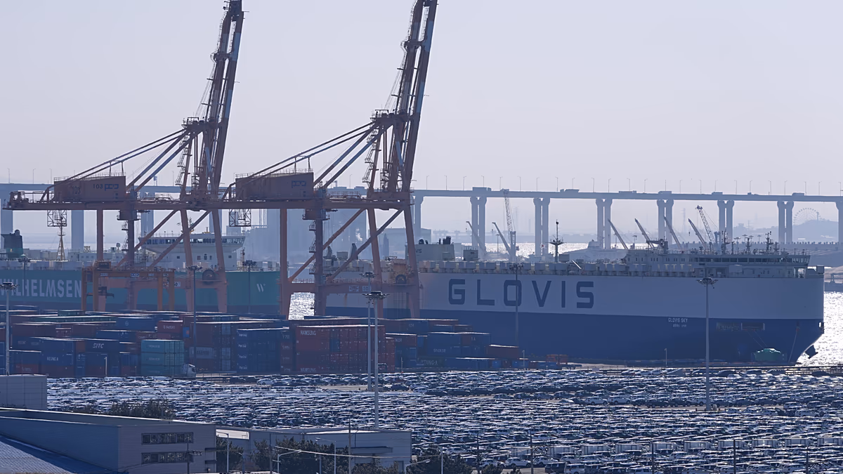 Trump threatens South Korea with tariff hike over investment delay