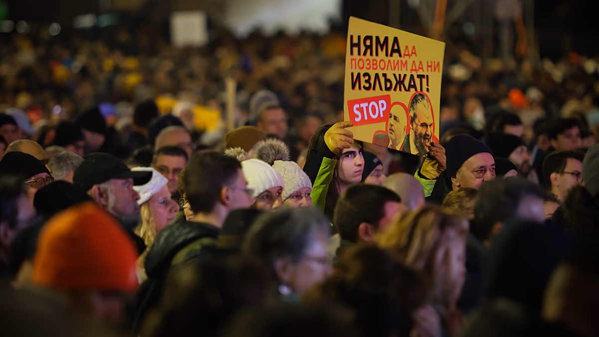 Video. Thousands in Sofia protest for fair elections and government resignation