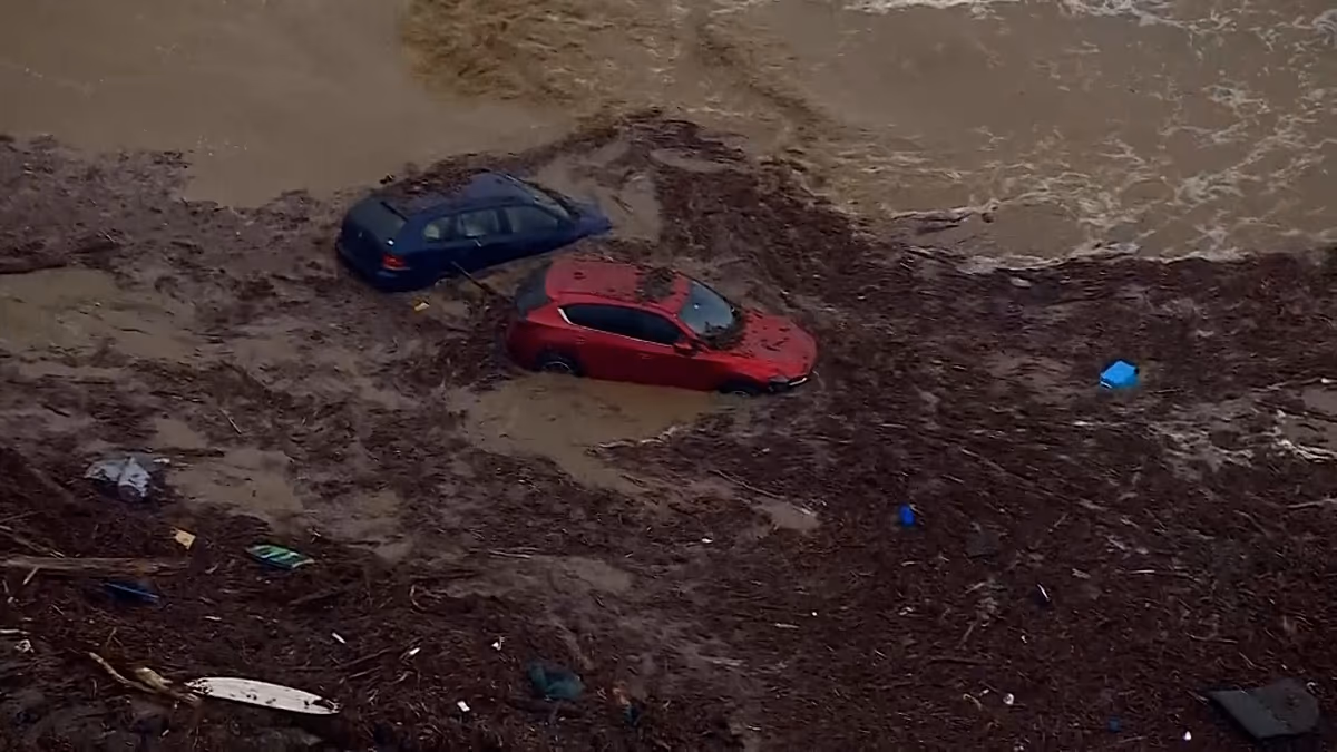 Video. Violent thunderstorms trigger flash flooding along Australia’s Great Ocean Road
