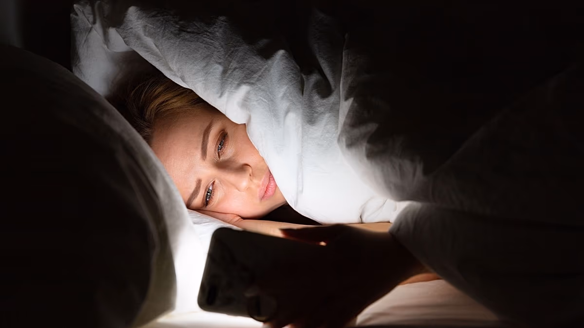 People who stay up lateface a higher risk of heart attack and stroke, study finds