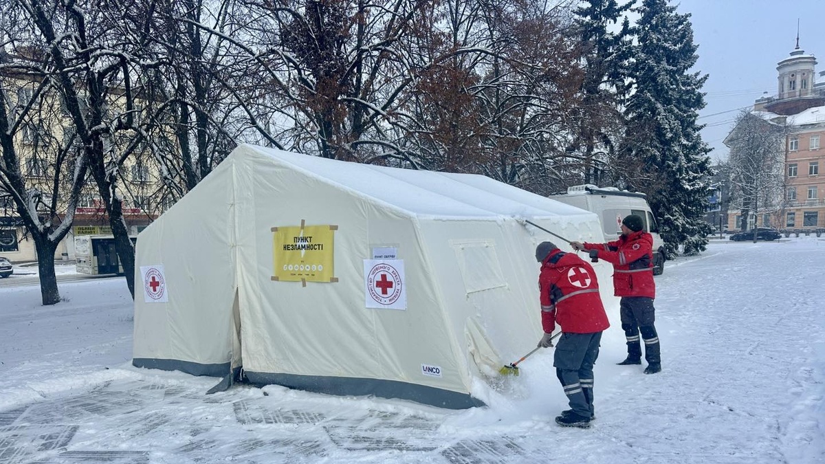 URCS deploys warming center in Poltava