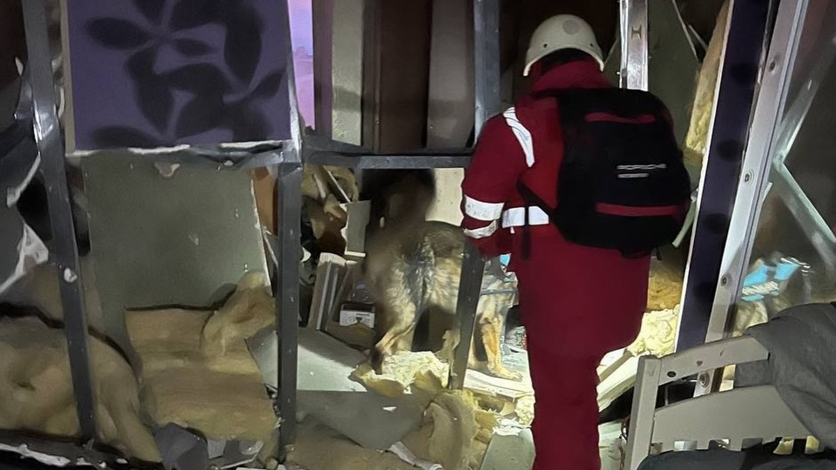 URCS working at site of Russian missile strike in Ukrainian city of Kharkiv