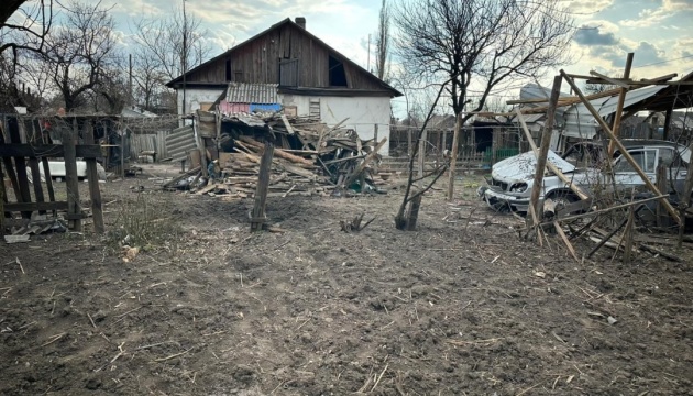 Russian forces strike 31 settlements in Kherson region over past day; two killed, two injured