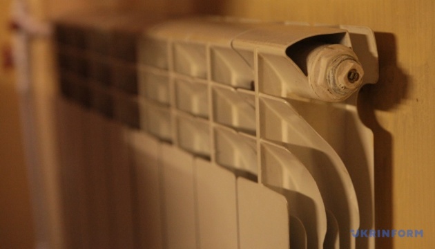 Sixty-seven apartment buildings in Kyiv remain without heat