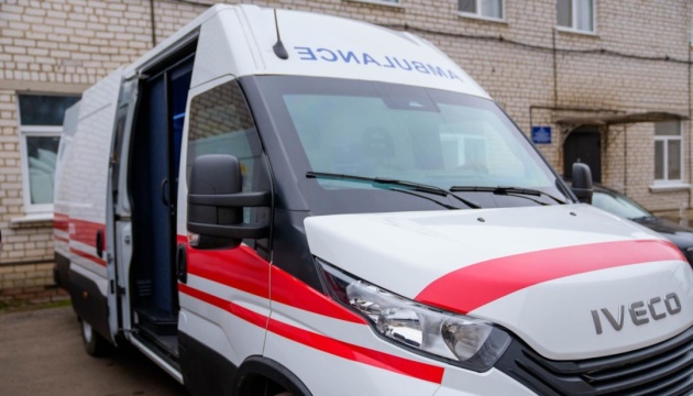 Frontline communities in Kherson region receive armored vehicles for evacuation