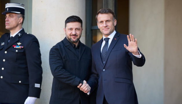 Zelensky, Macron focus on air defense supplies and diplomacy in Paris talks