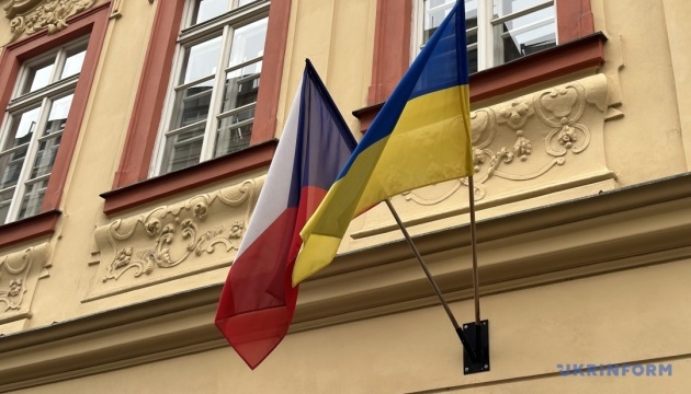 Czech Senate to keep Ukrainian flag in front of its building