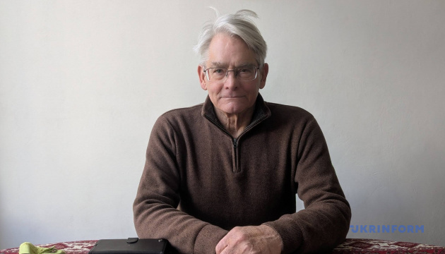 It’s Russian oligarchs that could stop Putin, British General says