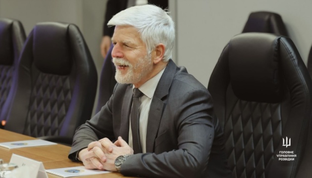 Czech President reviews weapons used by Ukrainian intelligence