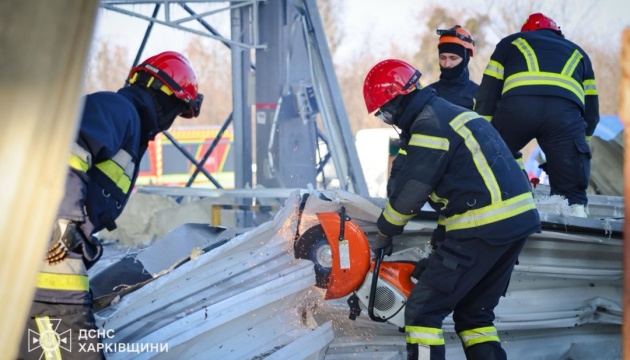 Russian strike on postal terminal in Kharkiv region: rescuers show aftermath