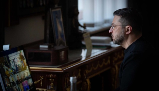 About 4,000 buildings in Kyiv remain without heat as nearly 60% lack electricity