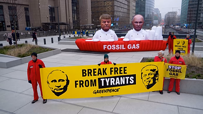 Greenpeace unveils Trump and Putin effigies in Brussels, urges EU to end fossil fuel dependence