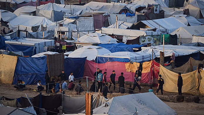 Hamas says it will dissolve its Gaza government when new Palestinian body takes over