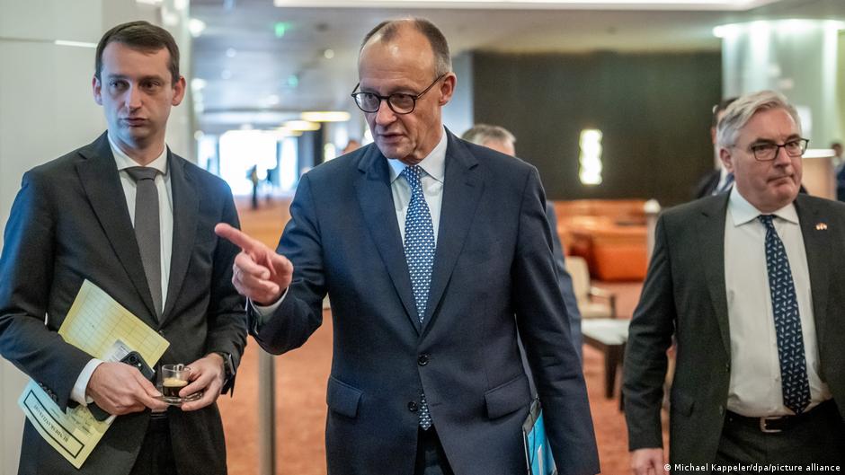 Germany’s Merz in crisis mode – DW – 01/10/2026