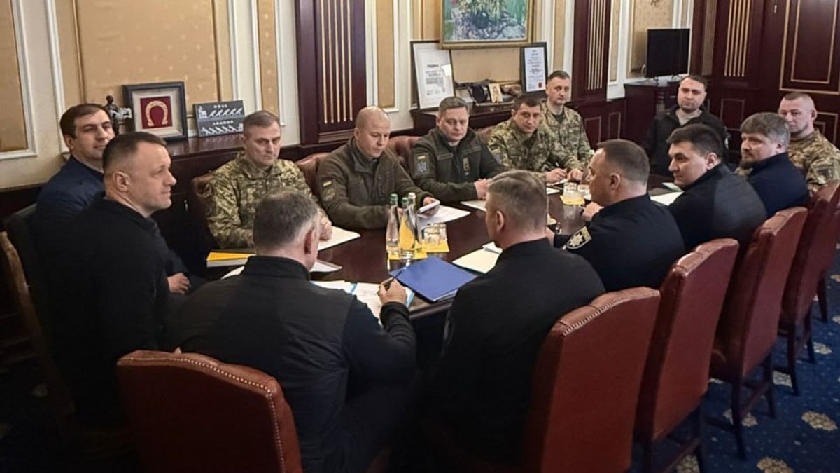 Budanov meets with military, law enforcers over corruption in recruitment centers and army AWOL cases