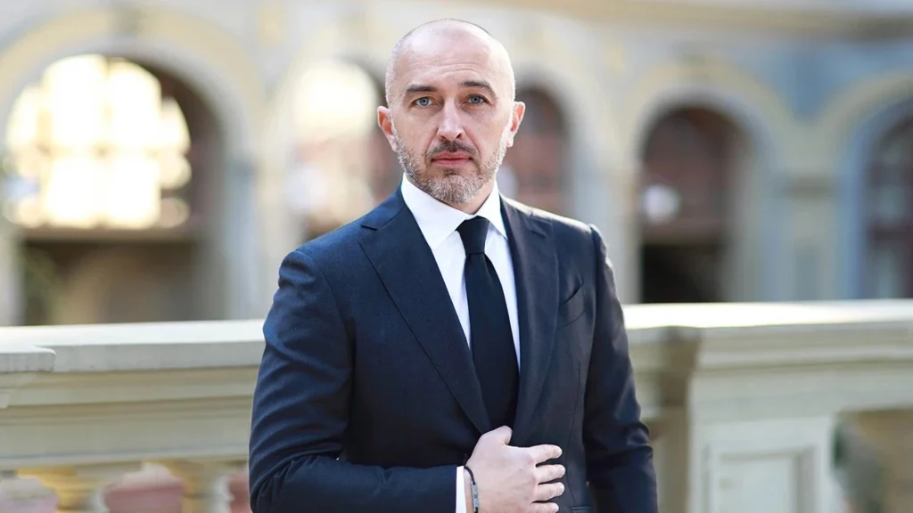 Ukraine cuts rates for the first time since invasion—now lower than Russia’s (INFOGRAPHIC)